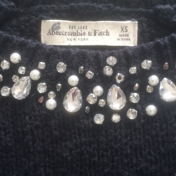 CROP sweater Abercrombie and Fitch with jeweled neck preppy black XS
C - Picture 2 of 8